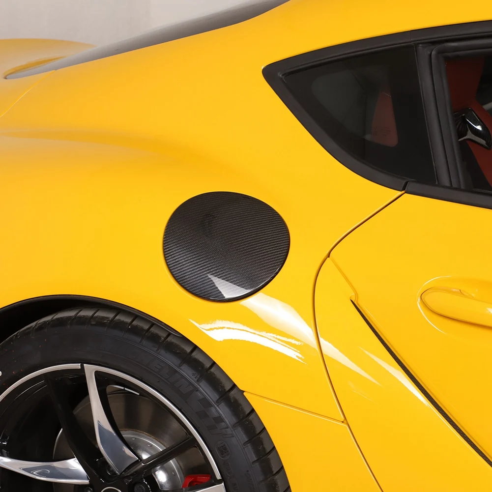 Автомобильная крышка топливного бака из углеродного волокна, крышка масляного бака, отделка, декоративные наклейки, подходят для Toyota Supra 2019 2020 2021 2022 Изображение 2