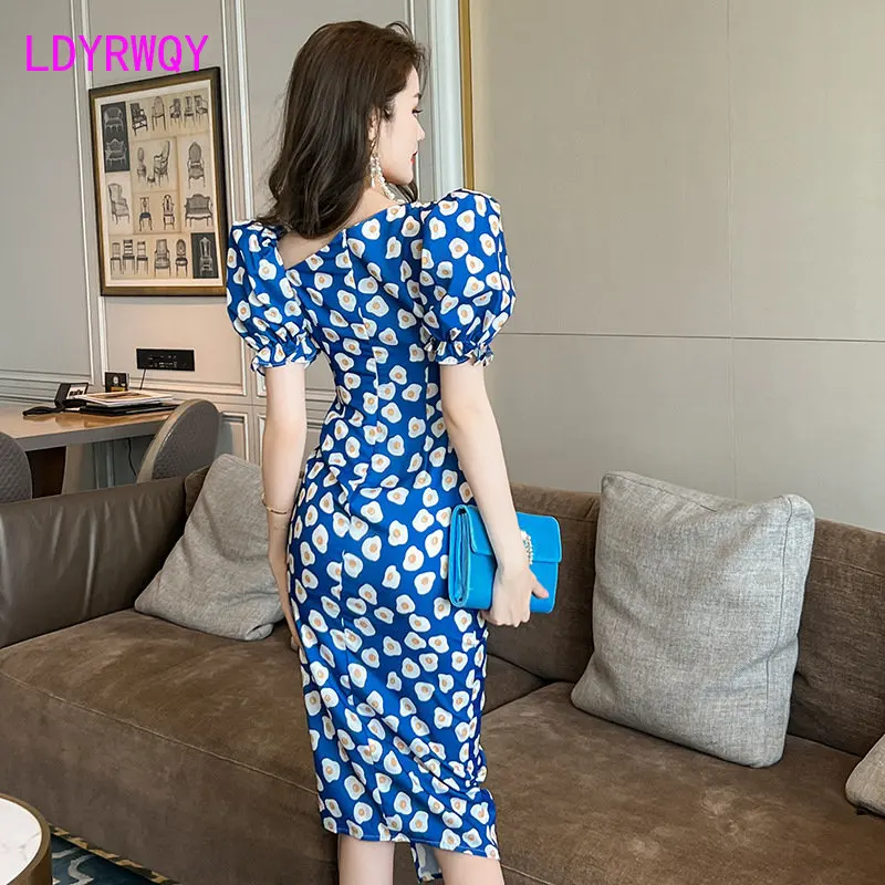 Лето 2023, новое платье в гонконгском стиле со скошенными плечами и пышными рукавами, синее плиссированное дизайнерское платье с принтом Изображение 3